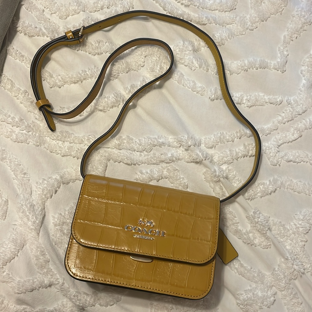 New Coach Croc Embossed Leather Brynn Crossbody Bag